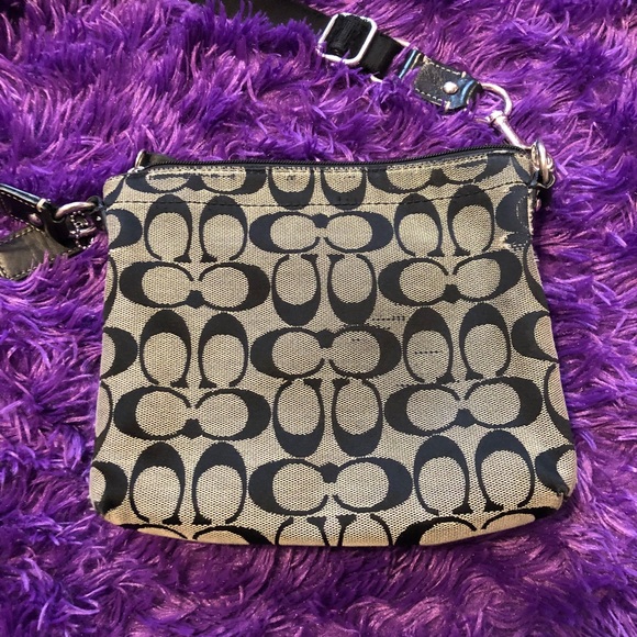 CUTE COACH PURSE FOR SALE!!! - Picture 2 of 7